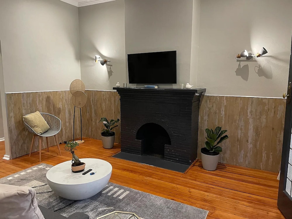 Apartment photo 2