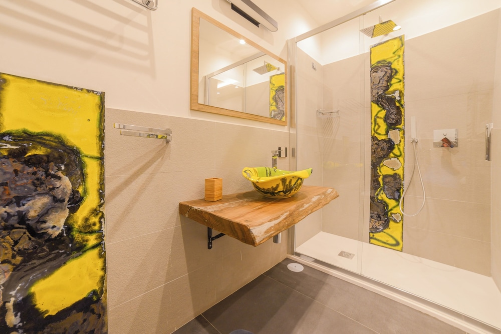 Standard Triple Room, Multiple Beds, Ensuite, Sea View - Photo 8