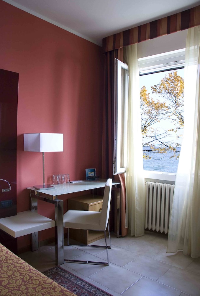 Comfort Quadruple Room, Lake View