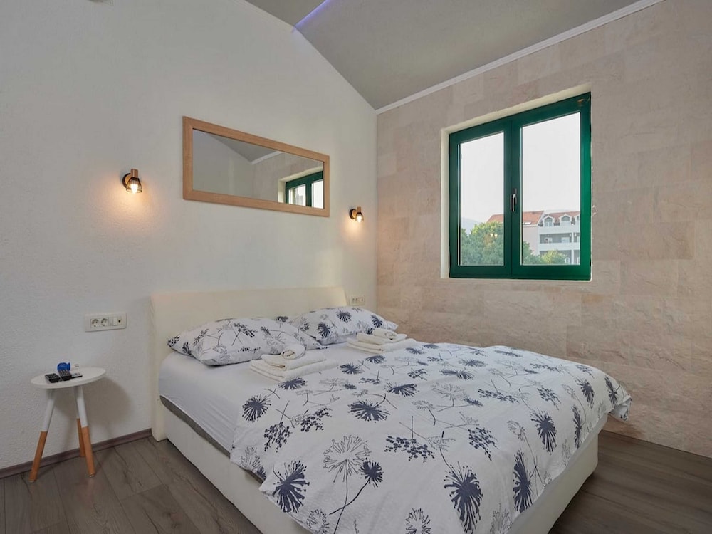 Apartment (Comfort Studio Apartment with Terrace)