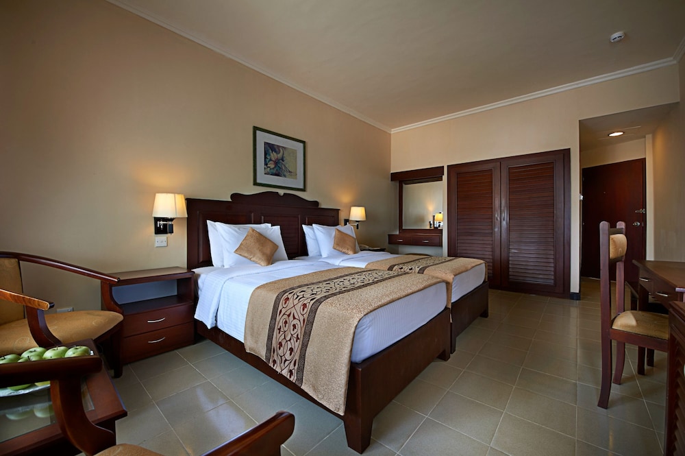 Standard Twin Room with Sea View photo 2