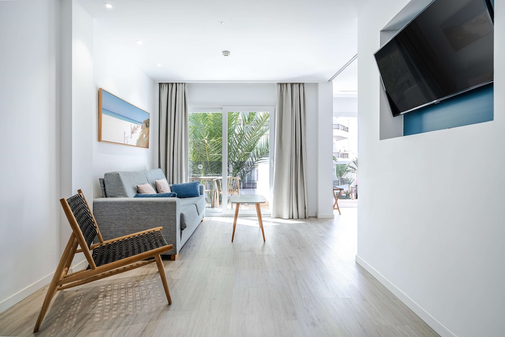 Apartment, 1 Bedroom, Terrace, City View (2 adults and 1 child)