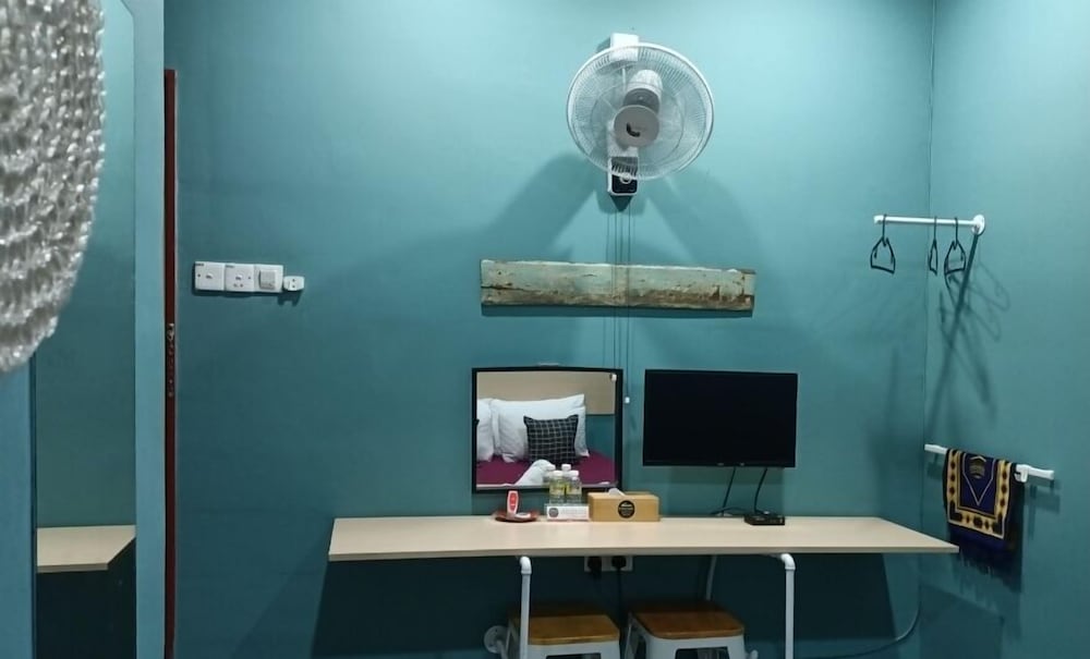 Standard Double Room - Photo 12