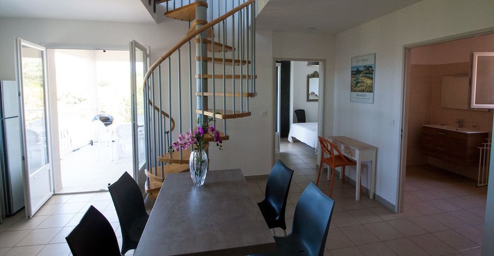 Apartment, 2 Bedrooms, Terrace photo 3