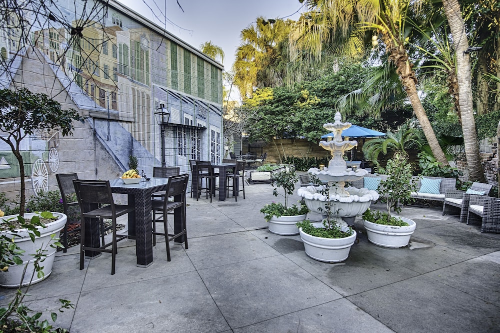 Best Location 7BR Next to FR Quarter! By YouRent, Foto 8
