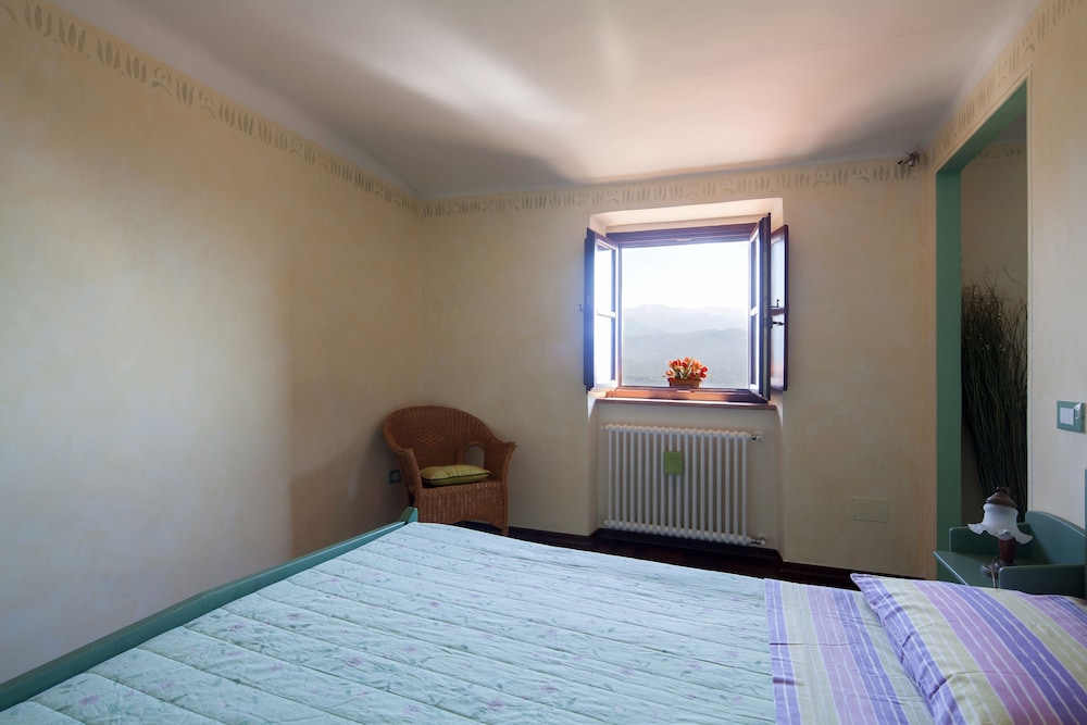 Family Apartment, 2 Bedrooms, Terrace, Valley View photo 2