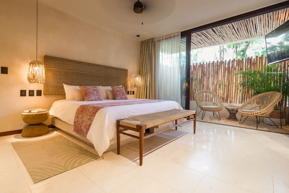 Luxury Apartment, 2 Bedrooms, Private Pool, Garden View - Photo 16