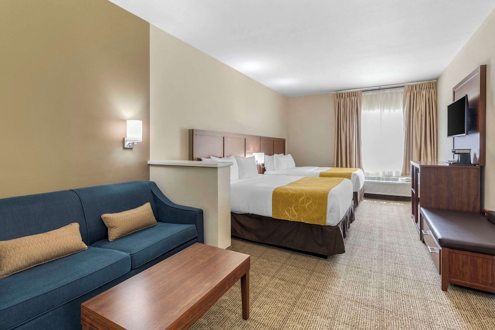 Deluxe Suite, 2 Queen Beds, Non Smoking - Photo 1