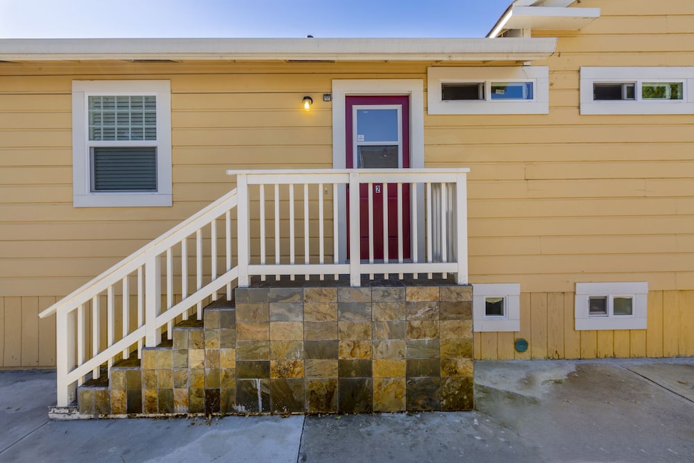 House (2 Bedrooms) photo 2