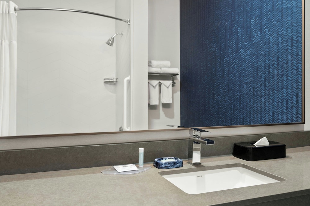 Room, 2 Queen Beds (Hearing Accessible) - Photo 4