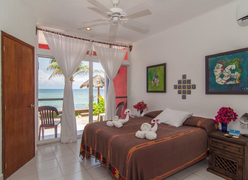 Standard Single Room, 1 Queen Bed, Private Bathroom, Beachfront