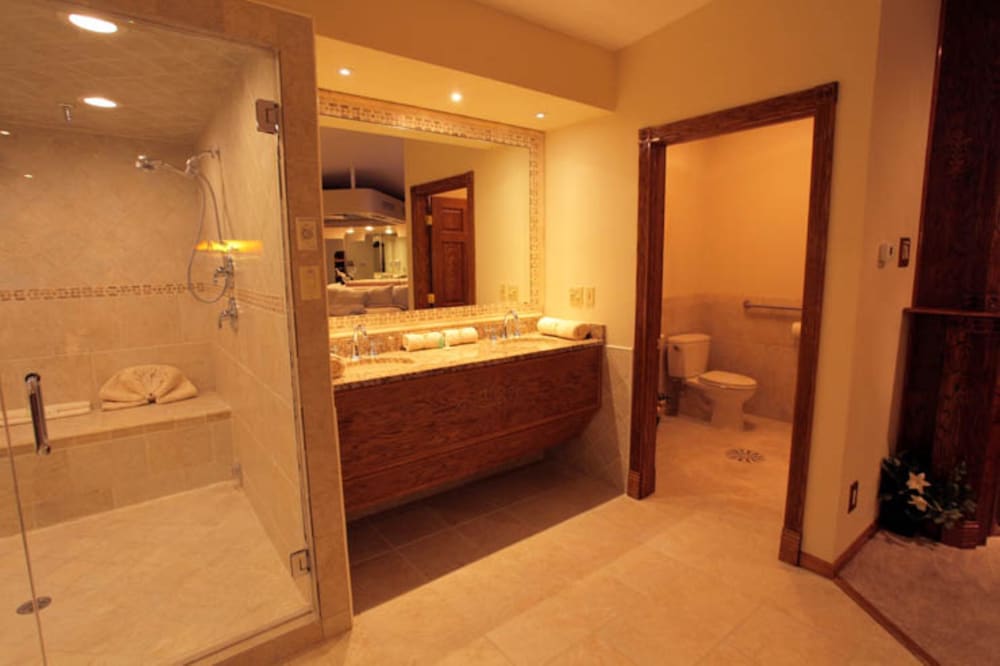 Deluxe Whirlpool photo 3