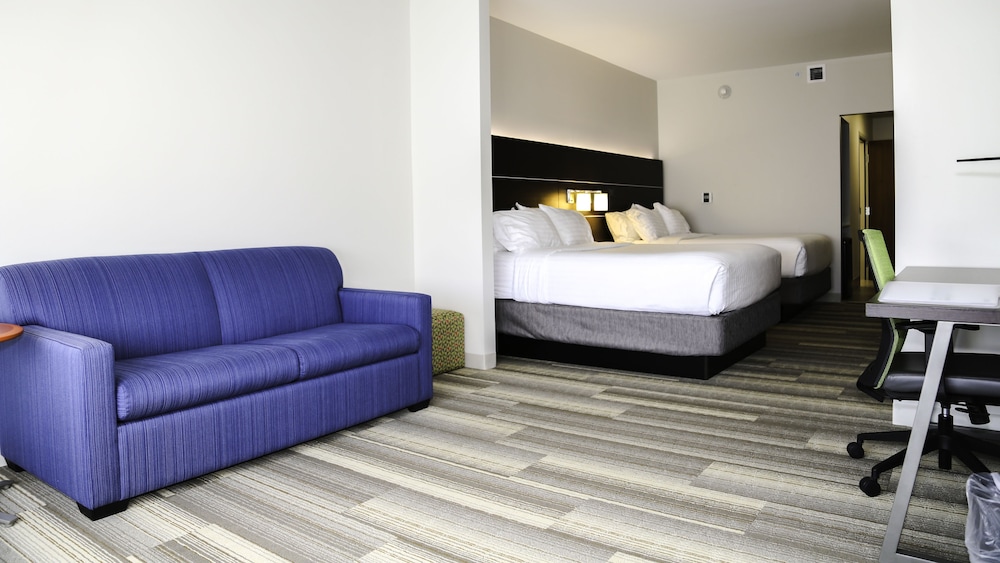 Suite, 2 Queen Beds, Accessible (Communications Accessible) photo 3
