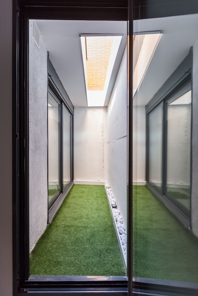 Apartment, Ground Floor - Photo 3