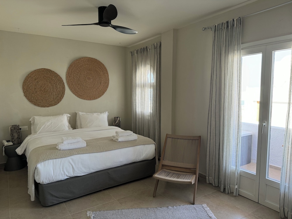 Premium Room, Outdoor Jacuzzi, Sea View - Photo 8