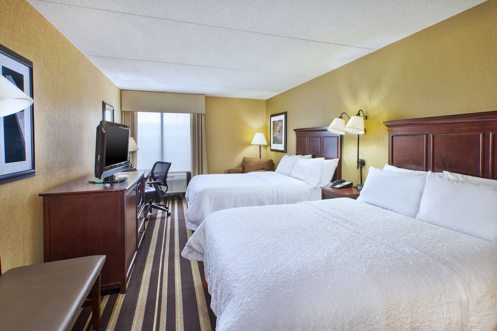 Room, 2 Double Beds, Accessible - Photo 1