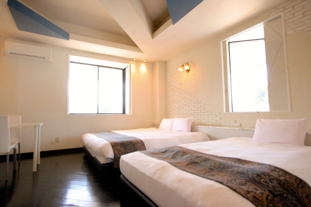 Standard Room, Multiple Beds, Smoking, Jetted Tub