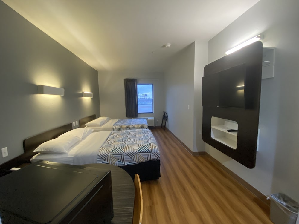 Standard Room, 2 Double Beds, Non Smoking, Refrigerator & Microwave - Photo 2