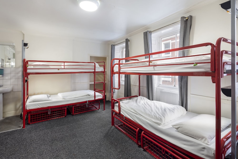Bed in 6-Bed Mixed Dormitory Basic photo 1