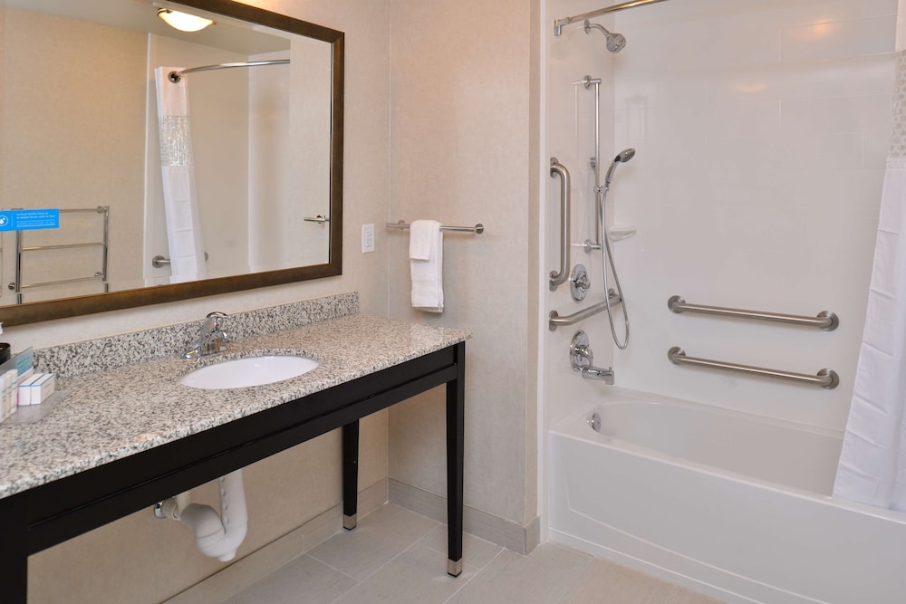Room, 2 Queen Beds, Non Smoking, Refrigerator & Microwave (Wet Bar)