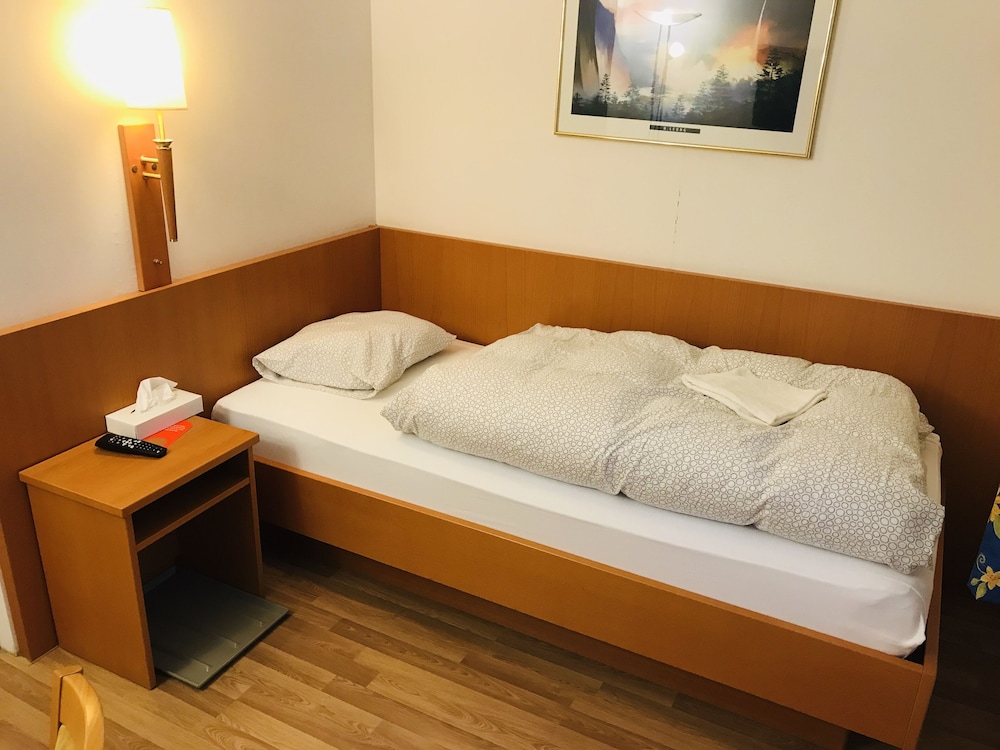 Economy Single Room