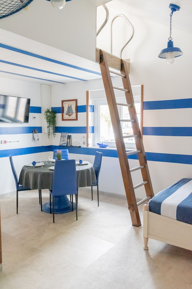 Blue Marine Apartment - Photo 9