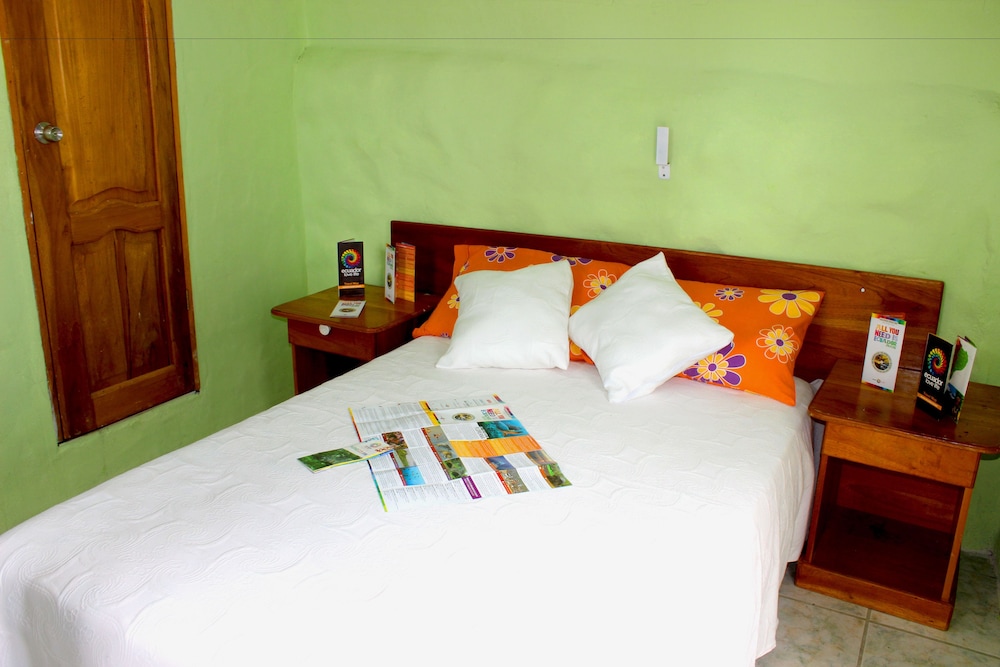 Triple Room (1 Double, 1 Single Bed) photo 1
