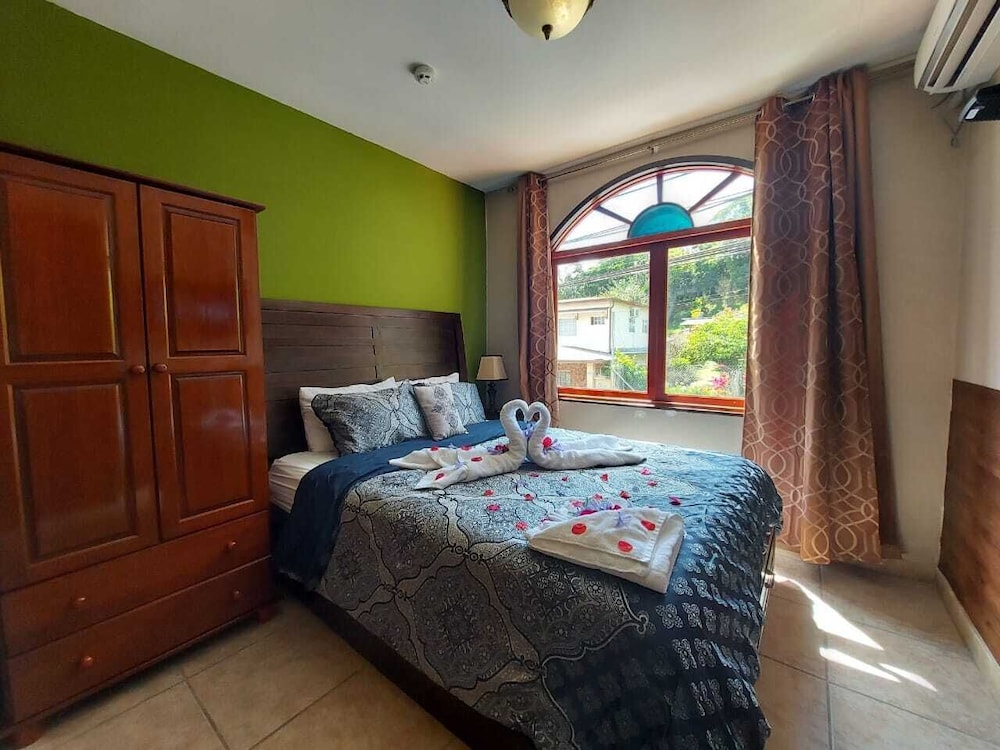 Standard Single Room, 1 Queen Bed photo 1