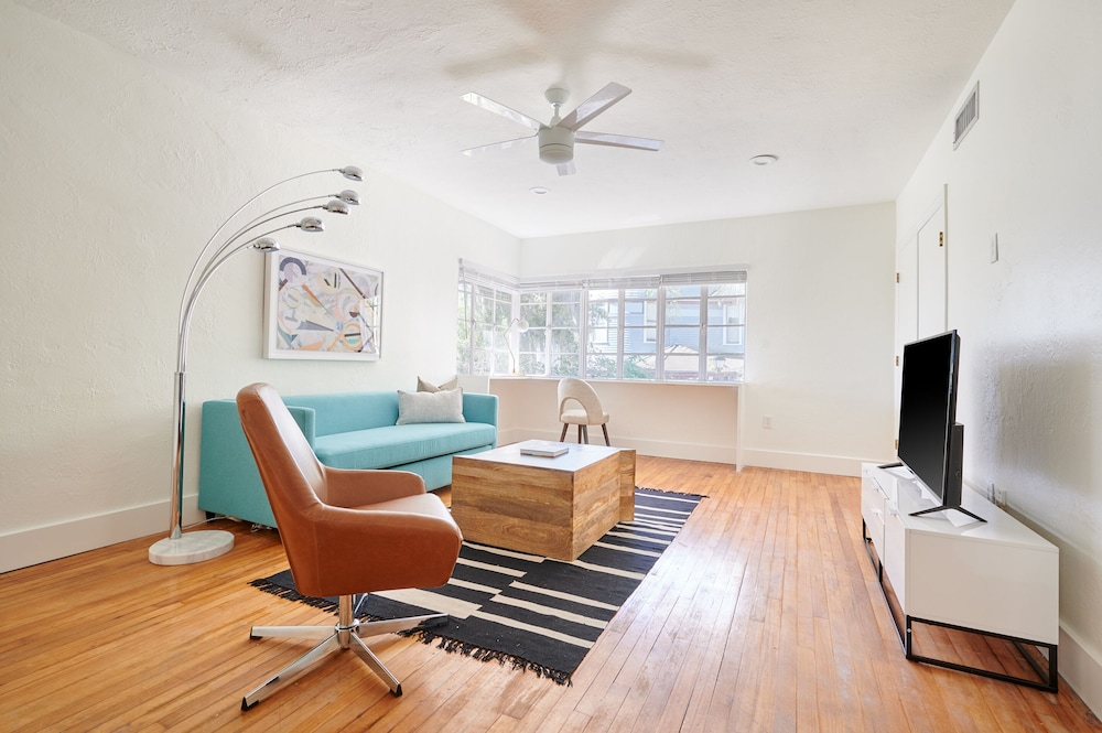 Superior Suite, 1 Queen Bed With Sofa Bed, Kitchenette