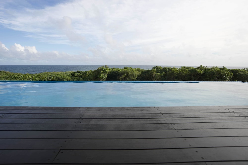 side.B sora, Luxury Condominium with Private Pool photo 3