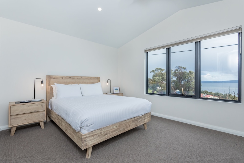 Luxury House photo 2