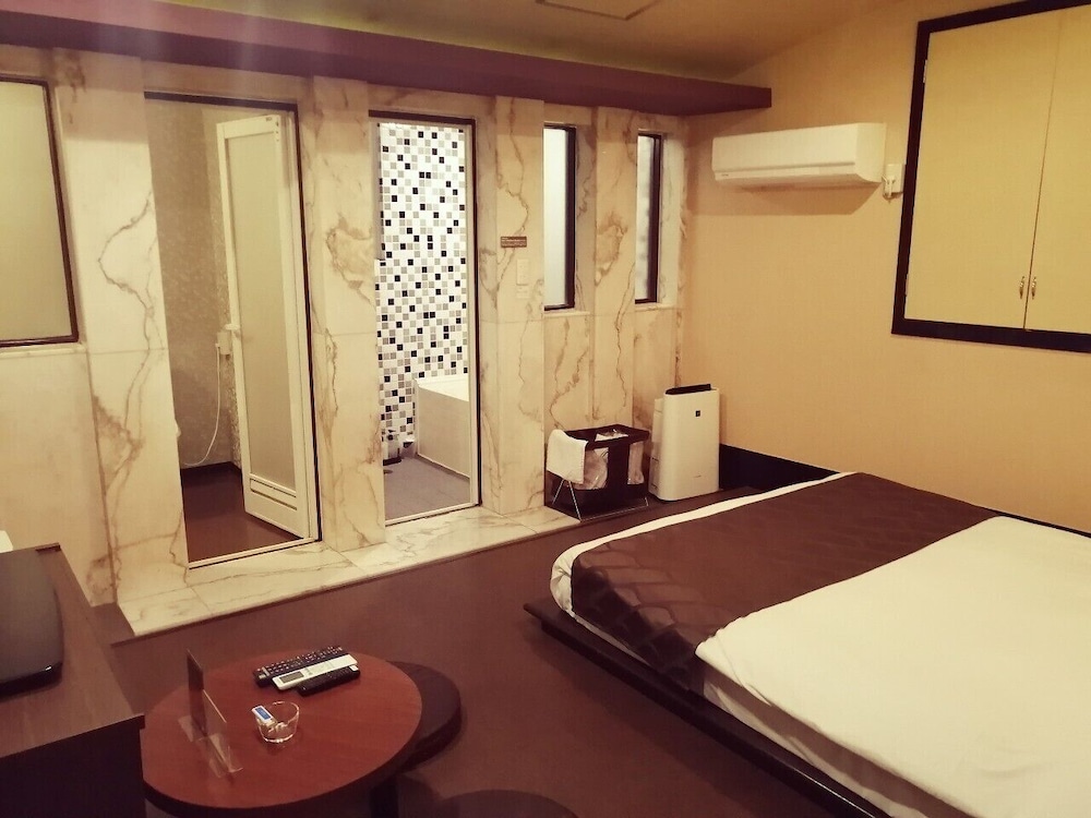 Basic Double Room photo 2