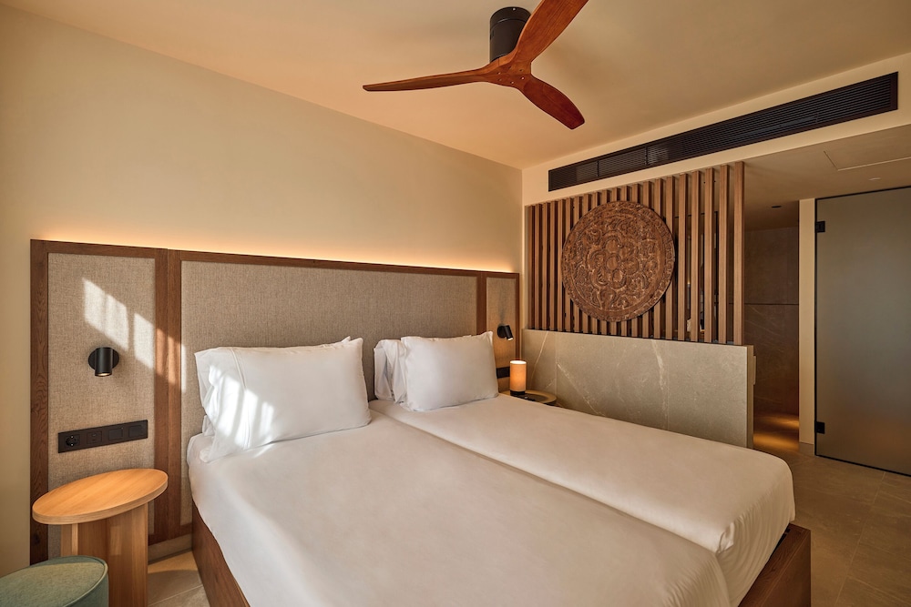 Double Room, Sea View (Mediterranean) thumbnail 5