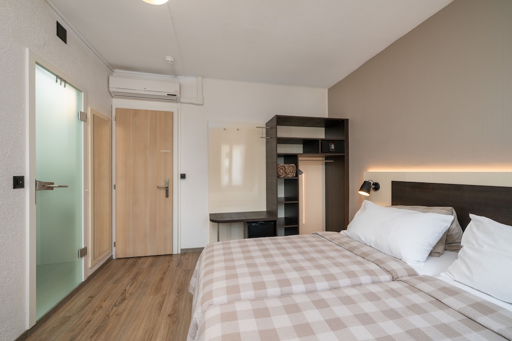 Cozy Double Room - Photo 3