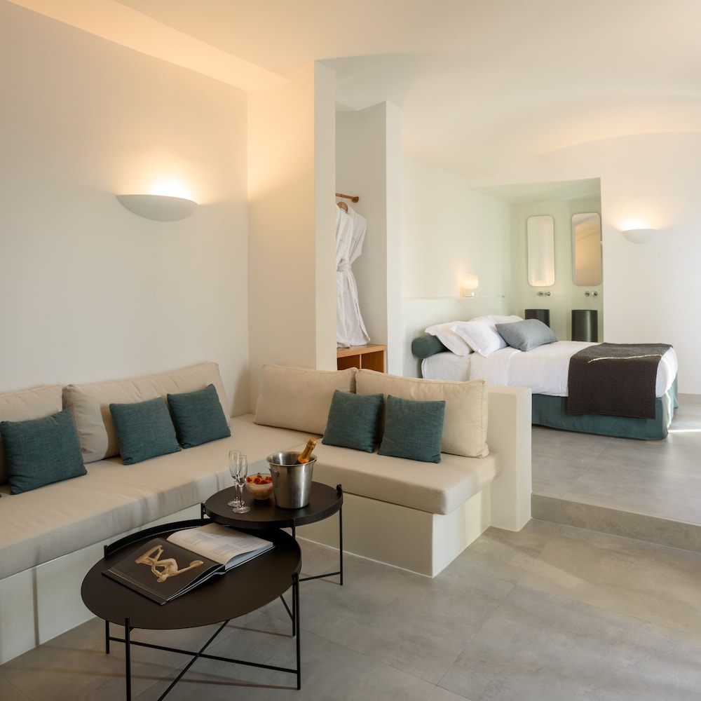 Executive Suite - Photo 11