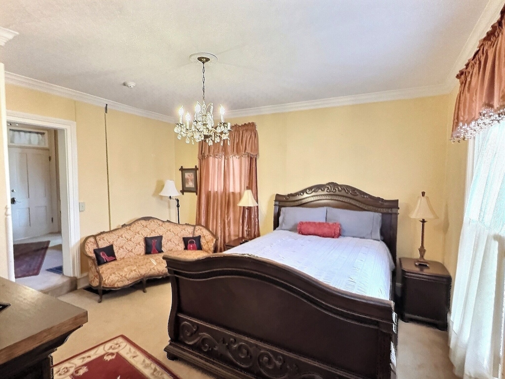 McCulloch Suite photo 3