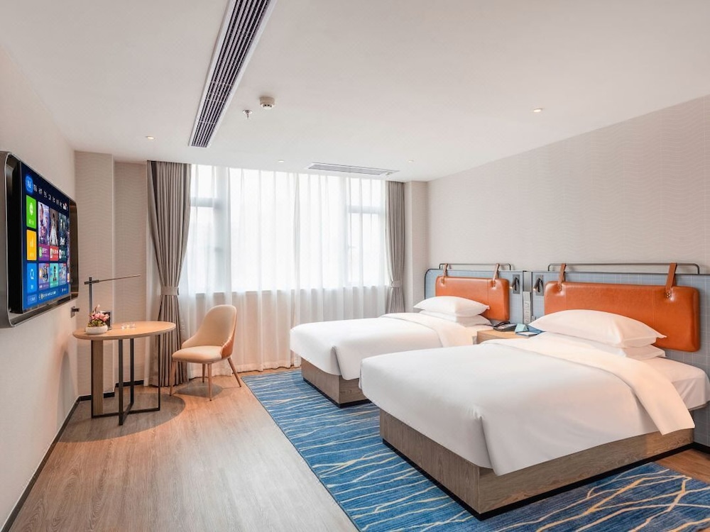 Standard Twin Room, City View