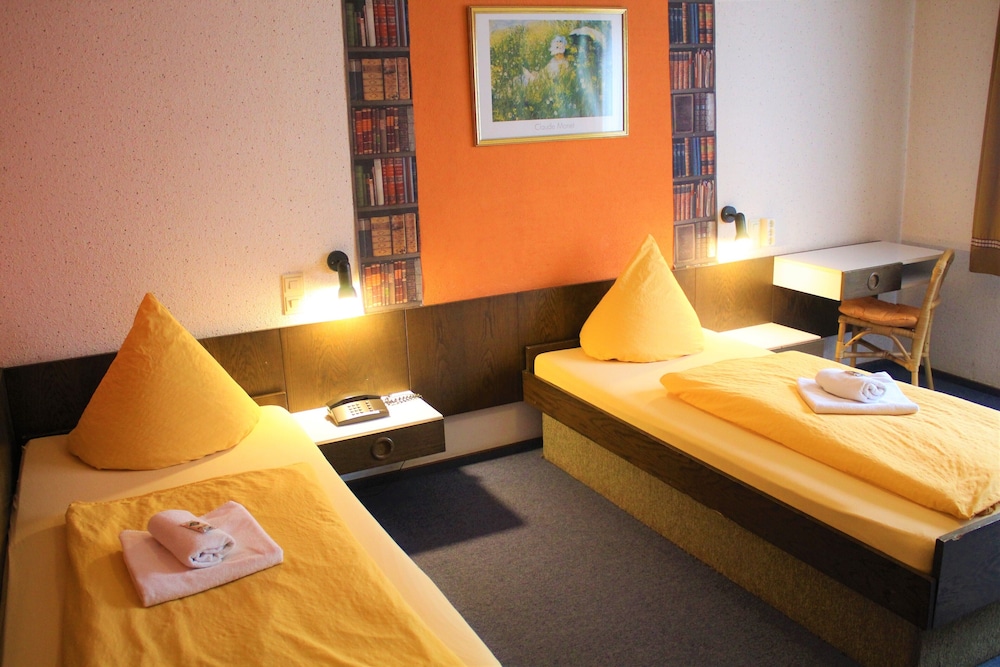 Double or Twin Room - Photo 2