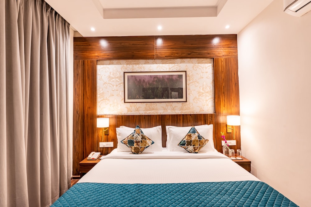 Suite with Balcony - Photo 5