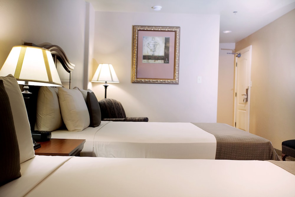 Room, 2 Queen Beds, Accessible, Balcony photo 2