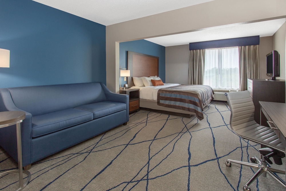 Studio Suite, 1 King Bed, Non Smoking - Photo 4