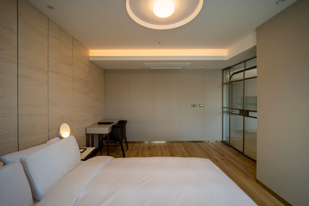 Golden Suite - Photo 6