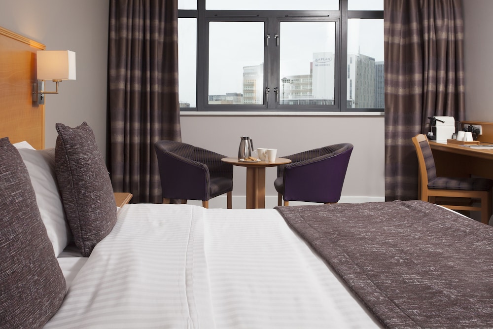 Standard Room, 1 Double Bed, Accessible, Non Smoking - Photo 2