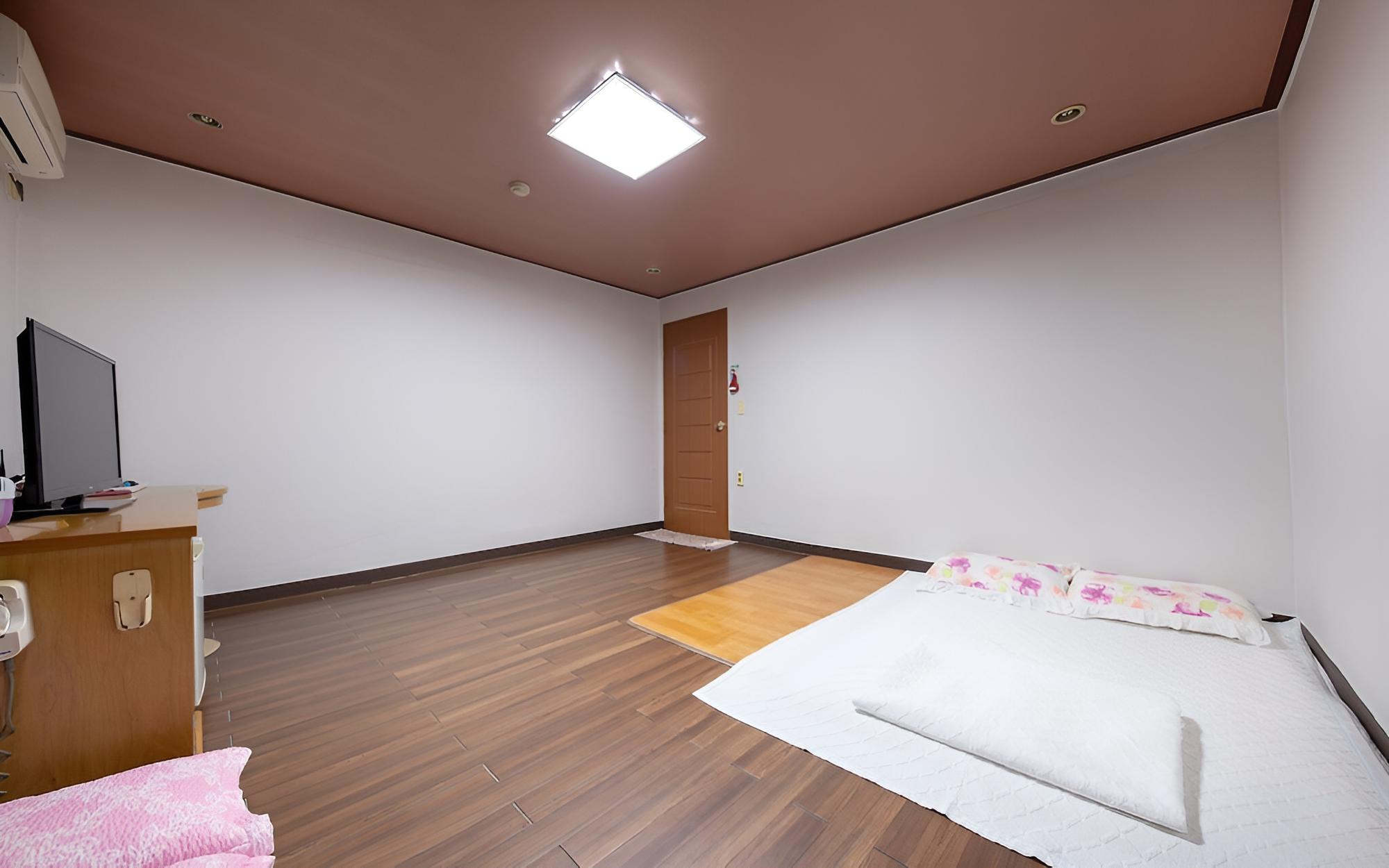 Room (Ondol Room) photo 2