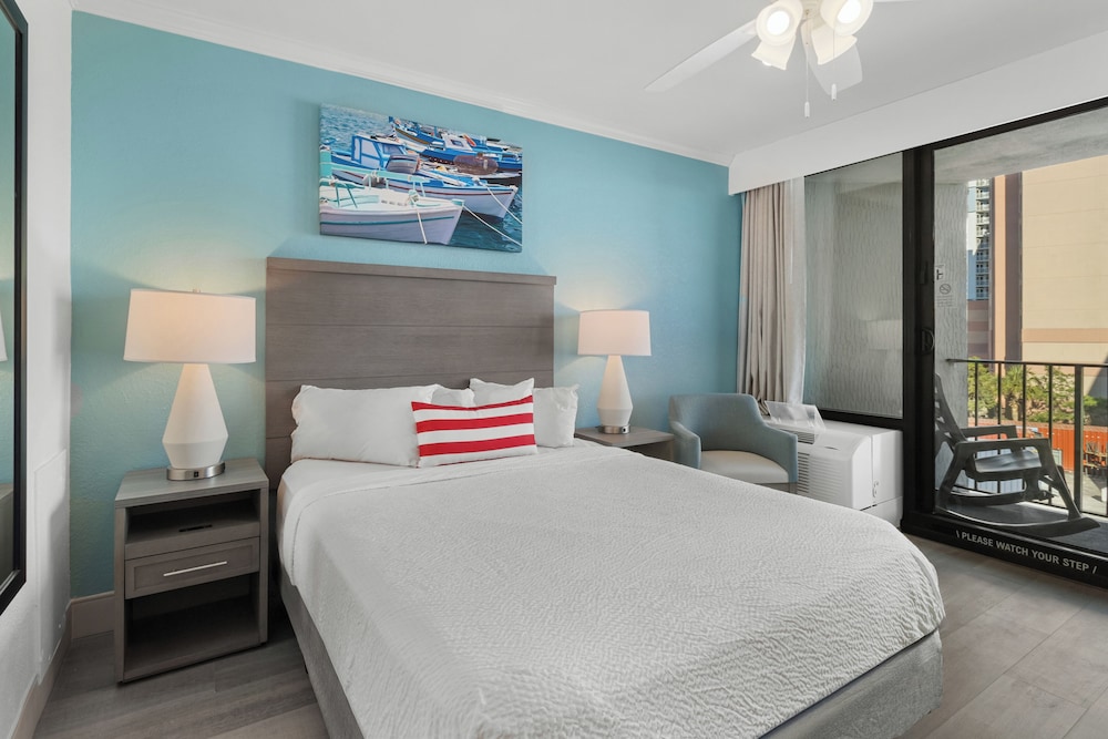 Schooner Ocean View Deluxe Mini Suite - Photo 4