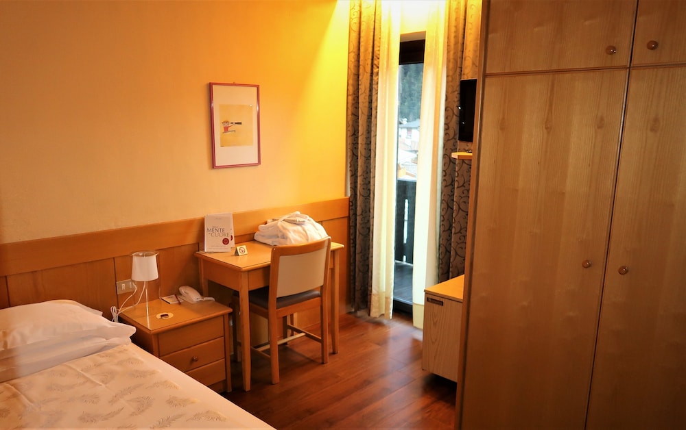 Standard Single Room photo 2