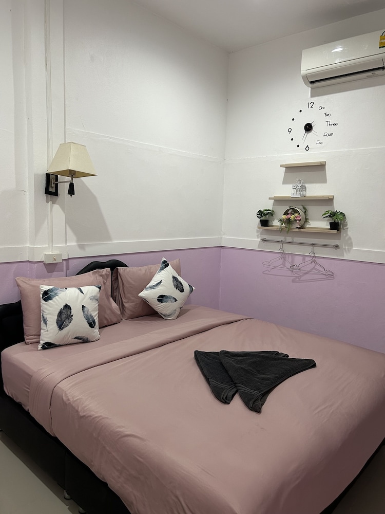 Basic Room photo 2