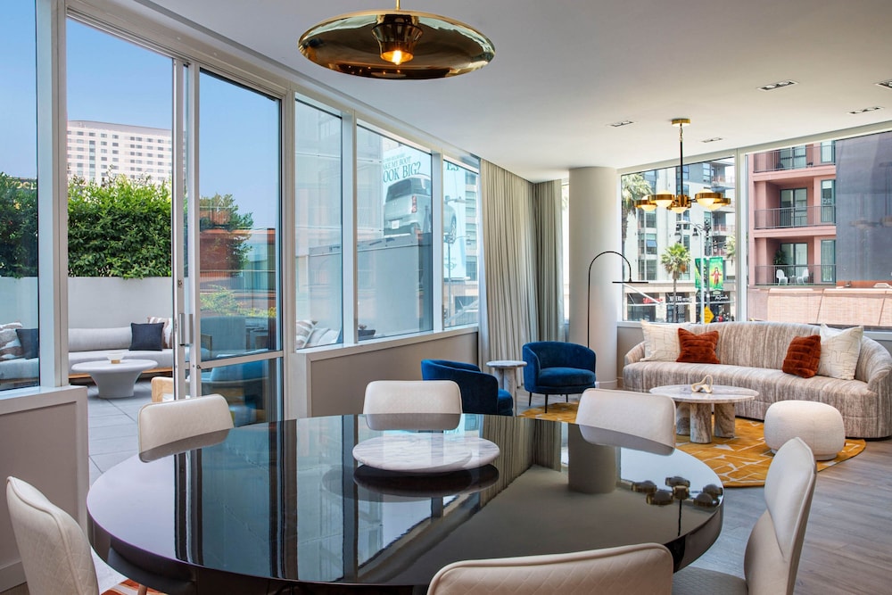 Vista Suite, 1 King Bed, Non Smoking