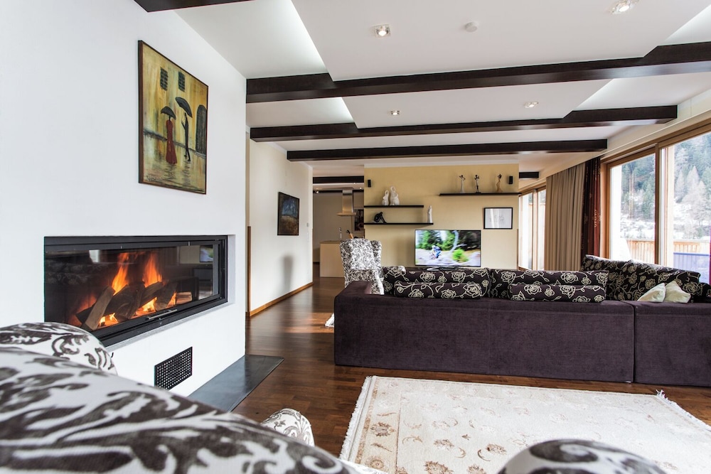 Executive Suite - Photo 6