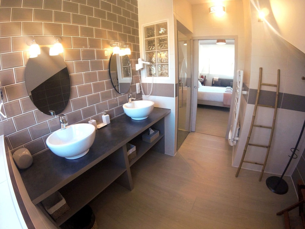 Superior Double or Twin Room, Ensuite (Bassin) photo 2